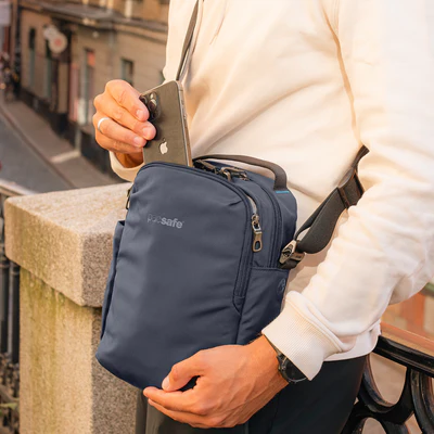 Pacsafe V Anti Theft Tour Crossbody (7L) Pacsafe V Anti Theft Tour Crossbody (7L)