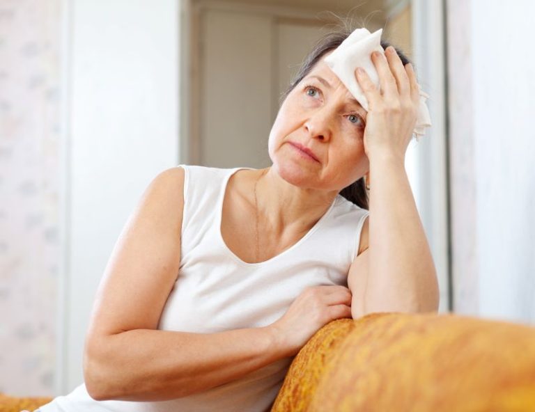 Heat Exhaustion vs Heat Stroke: Symptoms, Differences & What to Do
