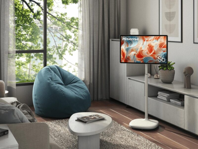 Hisense RoamView portable 32-inch 4K touchscreen in a kitchen
