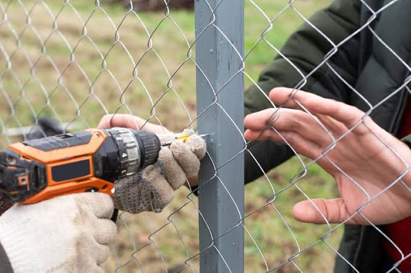 Security Screws Contractors buy security screws in bulk