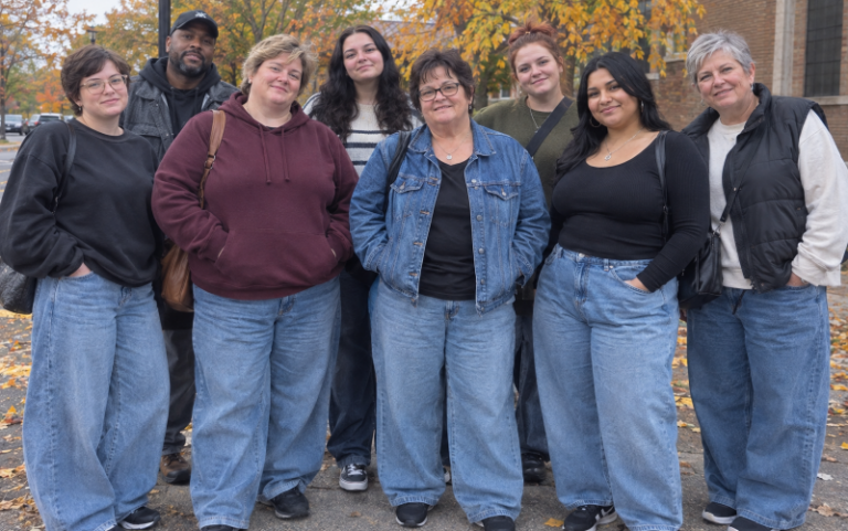Barrel-Leg Jeans Are Back: Meet the Balloon Jean Trend