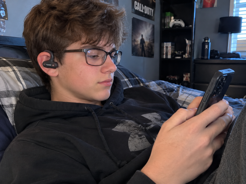 Open-Ear Earbuds for Teens: What Parents Should Know